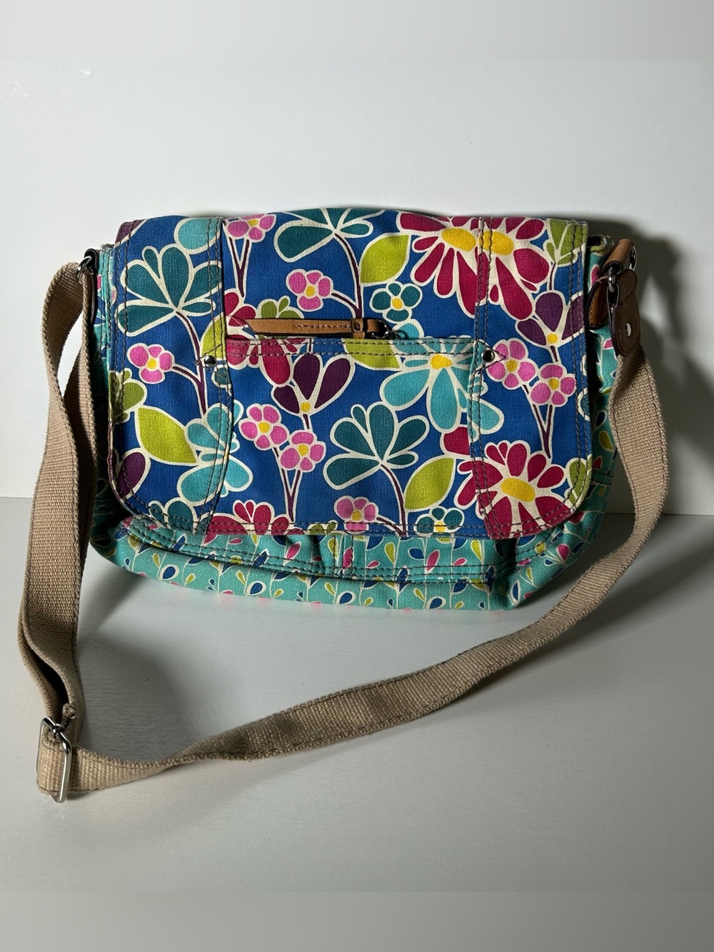Relic Multicolor Floral Crossbody Shoulder Bag Cream Strap Snap Front Flap Boho